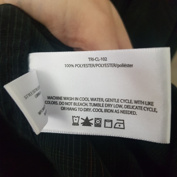 Haggar Luxury Microfibre Striped Long Sleeved Button Down Shirt - Picture 7 of 7